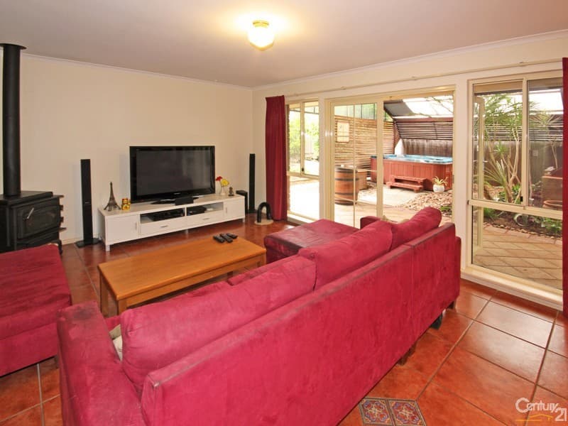 15 Partalunga Circuit, Woodcroft, SA, 5162, Woodcroft - Thumbnail 5