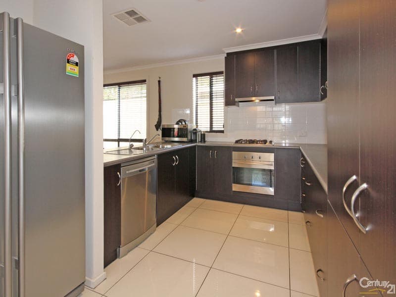 69 Park Avenue, Emerald, QLD, 4720, Emerald - Thumbnail 2