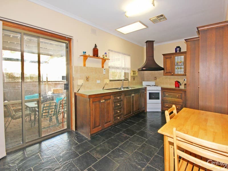 18 Blackwood Crescent, Morphett Vale, SA, 5162, Morphett Vale - Thumbnail 5