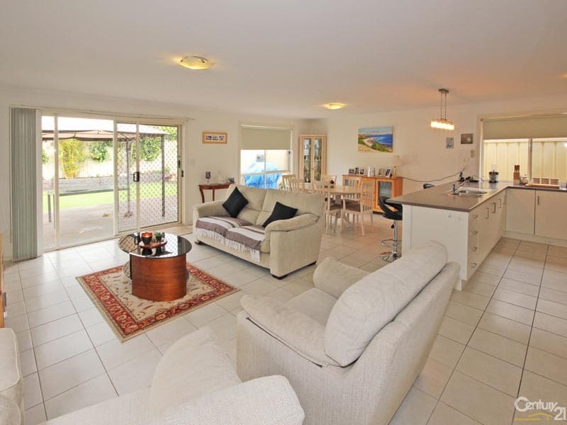 4 Robertson Road, Christies Beach, SA, 5165, Christies Beach - Thumbnail 2