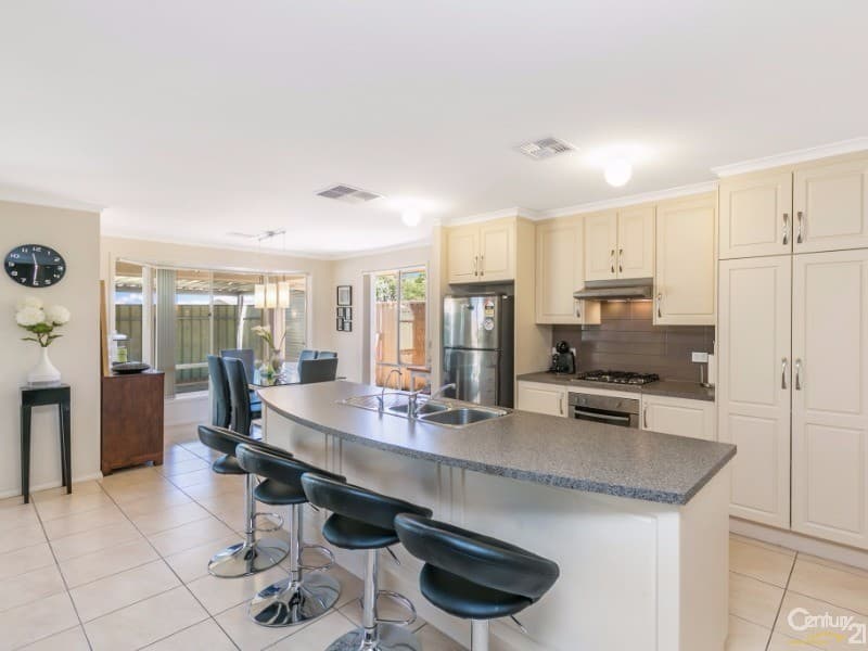 27 Breckenridge Drive, Reynella, SA, 5161, Reynella - Thumbnail 2