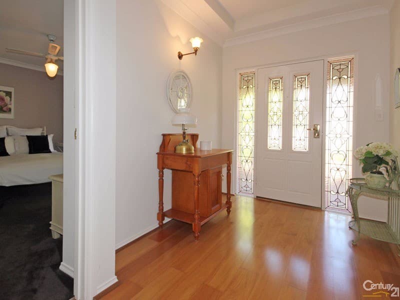 8 Plover Place, Ingleburn, NSW, 2565, Ingleburn - Thumbnail 2