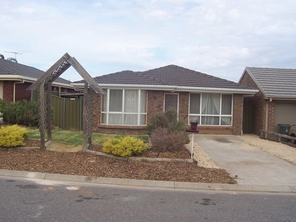 Unit 28/9 Bayview Street, Runaway Bay - Image 1