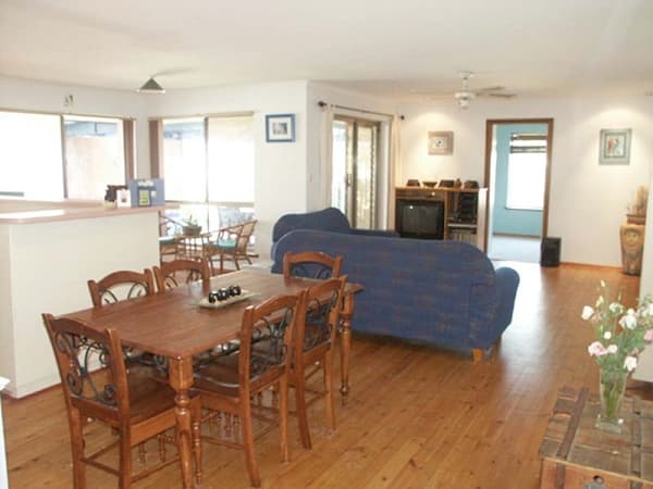 9 Petrel Close, Seaford Rise, SA, 5169, Seaford Rise - Thumbnail 2