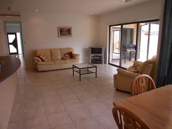 77 The Esplanade, Coombabah, QLD, 4216, Coombabah - Thumbnail 4