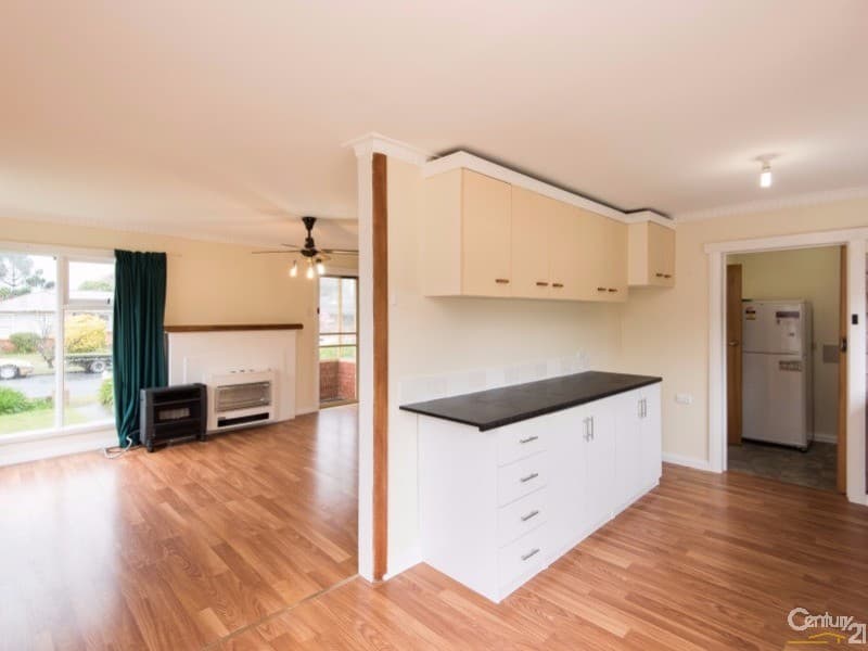 3 Highview Crescent, Devonport, TAS, 7310, Devonport - Thumbnail 3