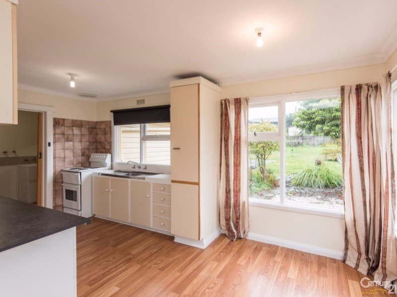 3 Highview Crescent, Devonport, TAS, 7310, Devonport - Thumbnail 4