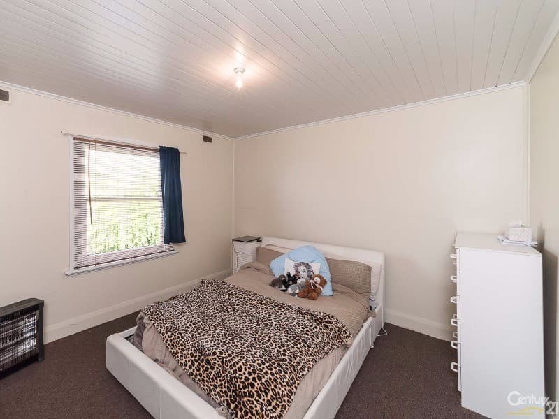 72 Hiller Street, Devonport, TAS, 7310, Devonport - Thumbnail 4