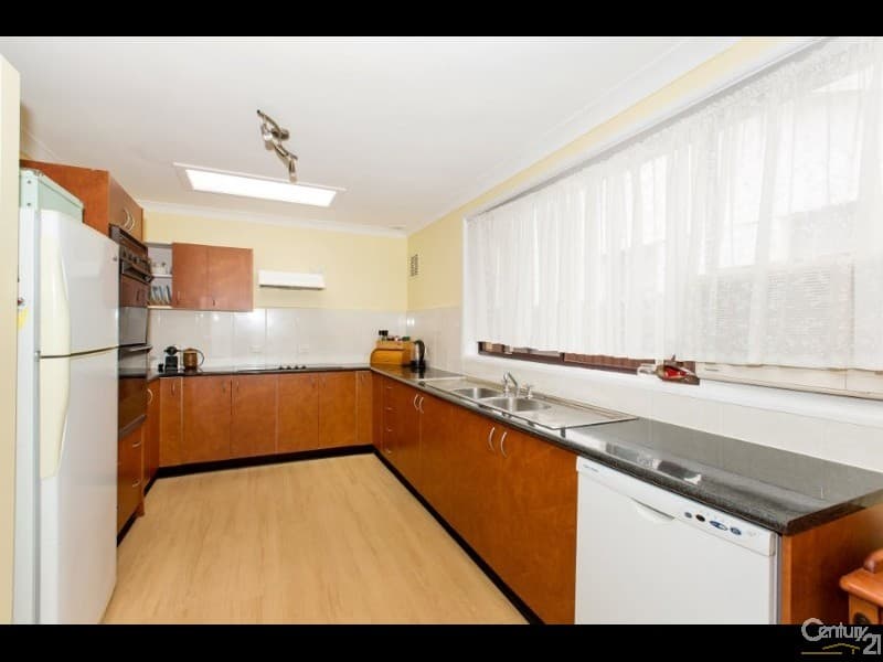 4 Sevenoaks Crescent,, Bass Hill, NSW, 2197, Bass Hill - Thumbnail 4