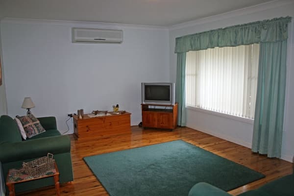 135 Macquarie Road, Springwood, NSW, 2777, Springwood - Thumbnail 2