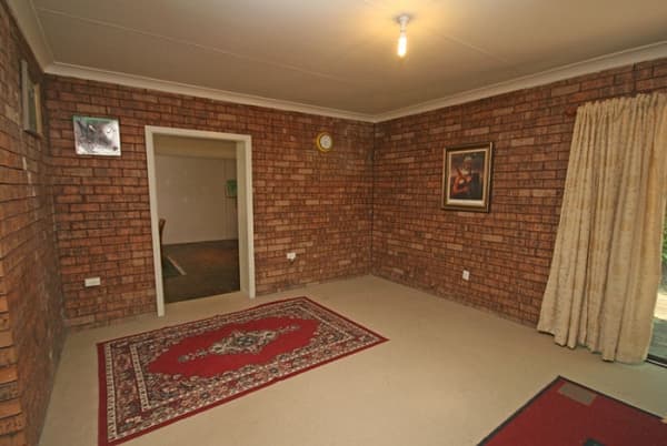 2 Green Pde, Valley Heights, NSW, 2777, Valley Heights - Thumbnail 7