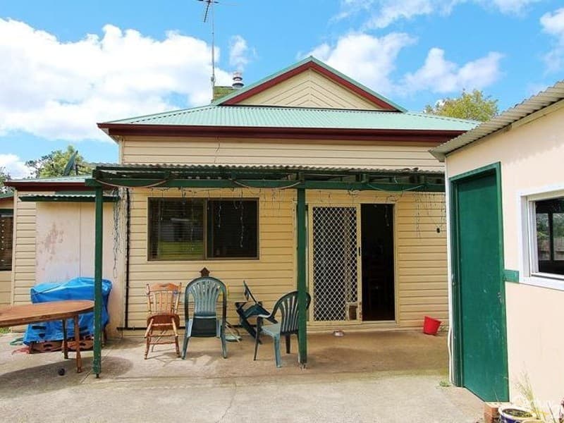 4 Oaklands Road, Hazelbrook, NSW, 2779, Hazelbrook - Thumbnail 4