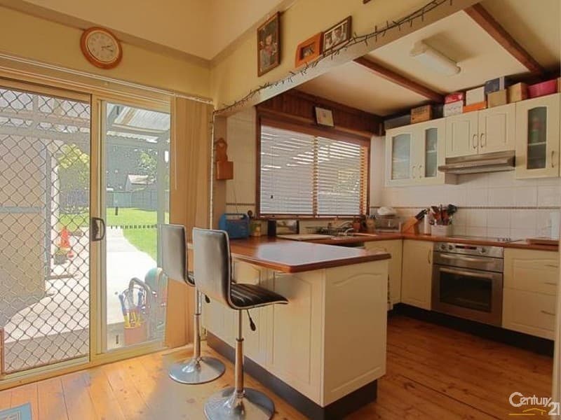 4 Oaklands Road, Hazelbrook, NSW, 2779, Hazelbrook - Thumbnail 5
