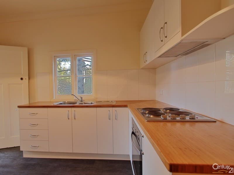 15 Winbourne Road, Hazelbrook, NSW, 2779, Hazelbrook - Thumbnail 4