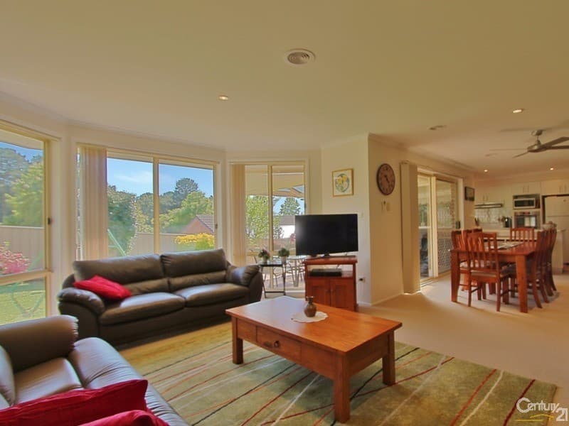 66 Oaklands Road, Hazelbrook, NSW, 2779, Hazelbrook - Thumbnail 4