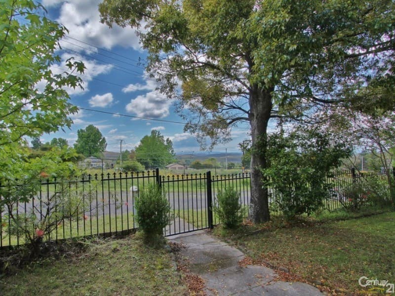 4 Railway Parade, Hazelbrook, NSW, 2779, Hazelbrook - Thumbnail 2