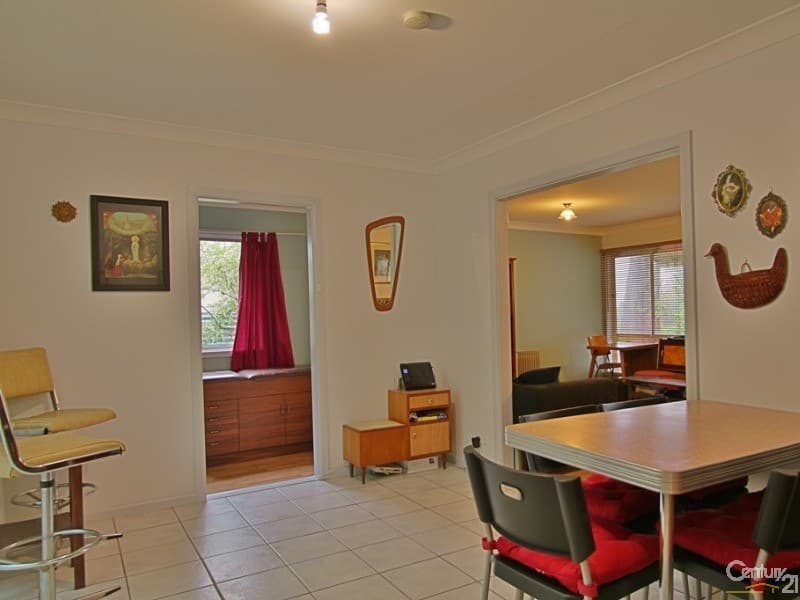 16 Oaklands Road, Hazelbrook, NSW, 2779, Hazelbrook - Thumbnail 4