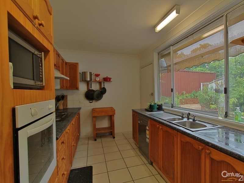 16 Oaklands Road, Hazelbrook, NSW, 2779, Hazelbrook - Thumbnail 6