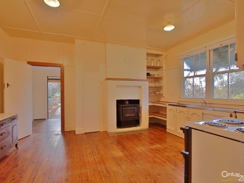 16 Boronia Road, Bullaburra, NSW, 2784, Bullaburra - Thumbnail 2