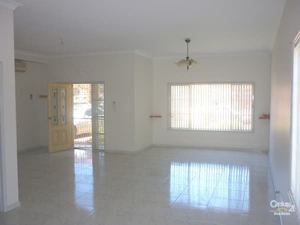 1/95-97 Ware Street, Fairfield, NSW, 2165, Edensor Park - Thumbnail 4