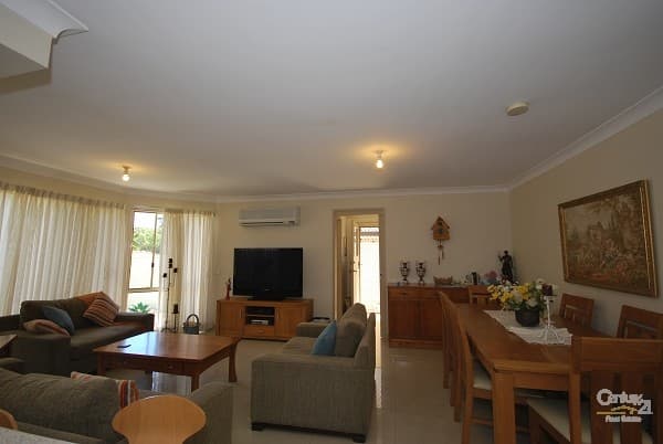 2/6 Mawson Court, Cranbourne North VIC, Cranbourne North - Thumbnail 3