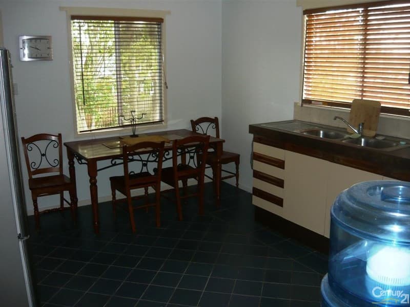 147 Dibar Street, Wynnum, QLD, 4178, Wynnum - Thumbnail 2
