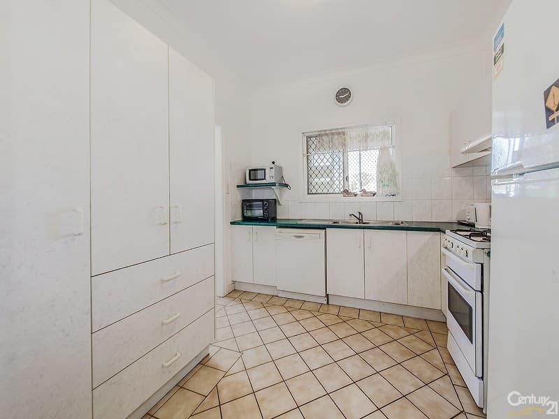 28 Allen Street, Wynnum, QLD, 4178, Wynnum - Thumbnail 2