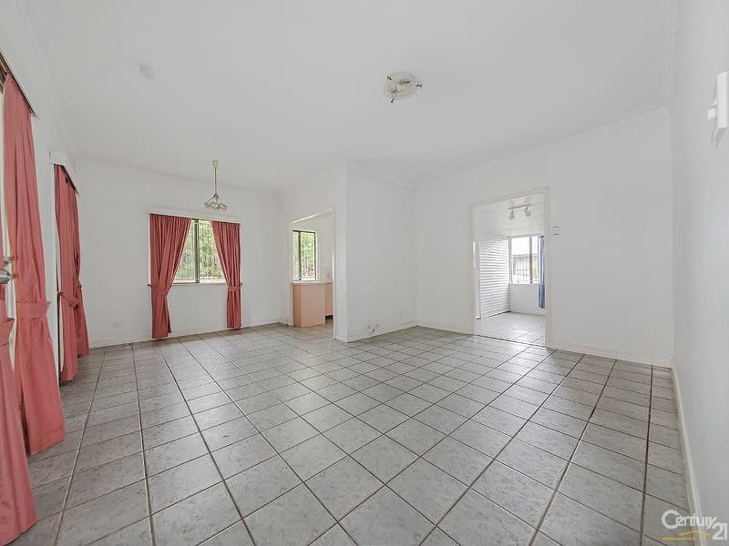 2317 Wynnum Road, Wynnum, QLD, 4178, Wynnum - Thumbnail 2