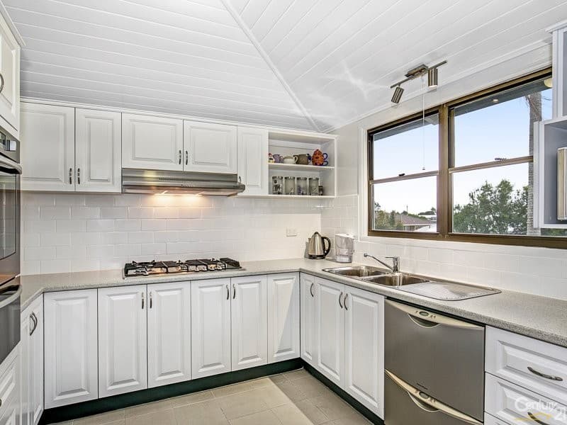 11 Waterview Avenue, Wynnum, QLD, 4178, Wynnum - Thumbnail 8