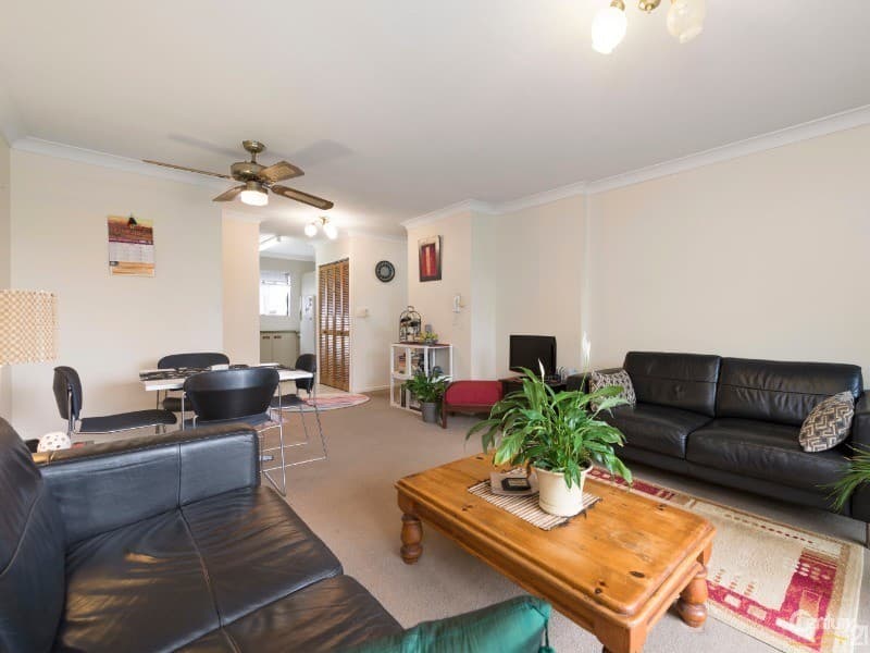 4/127 Wynnum Esplanade, Wynnum, QLD, 4178, Wynnum - Thumbnail 2