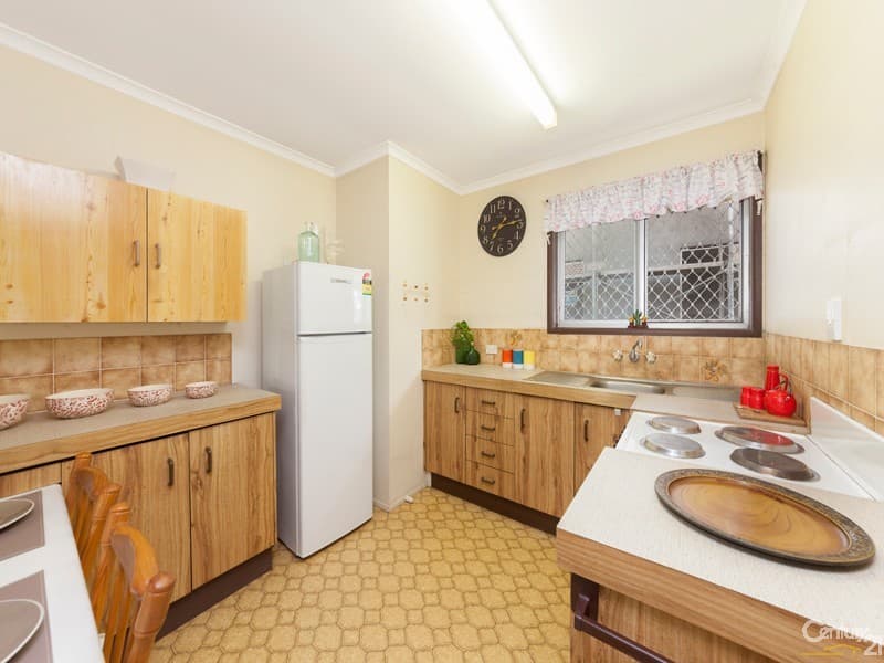 74 Ronald Street, Wynnum, QLD, 4178, Wynnum - Thumbnail 3
