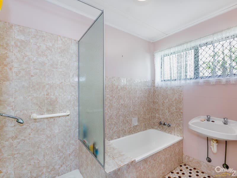 36 Blackwood Road, Manly West, QLD, 4179, Manly West - Thumbnail 4
