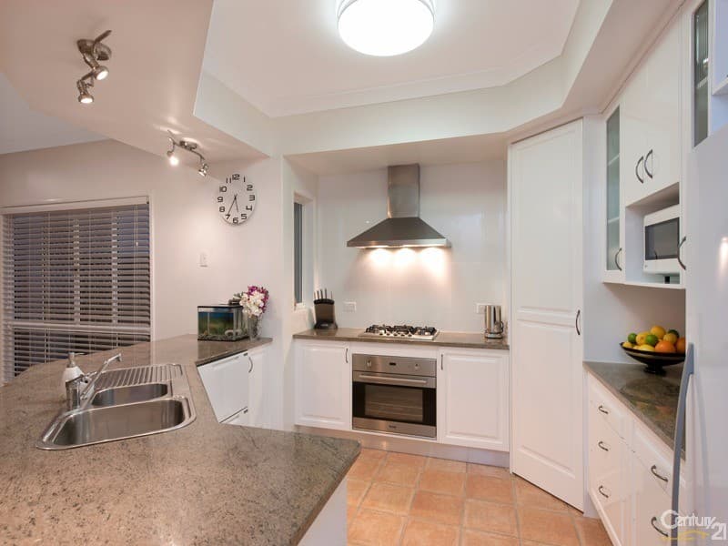 28 Stewart Parade, Manly, QLD, 4179, Manly - Thumbnail 2