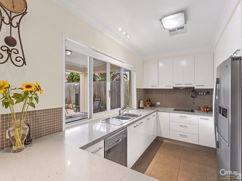 10 Diana Place, Manly West, QLD, 4179, Manly West - Thumbnail 2