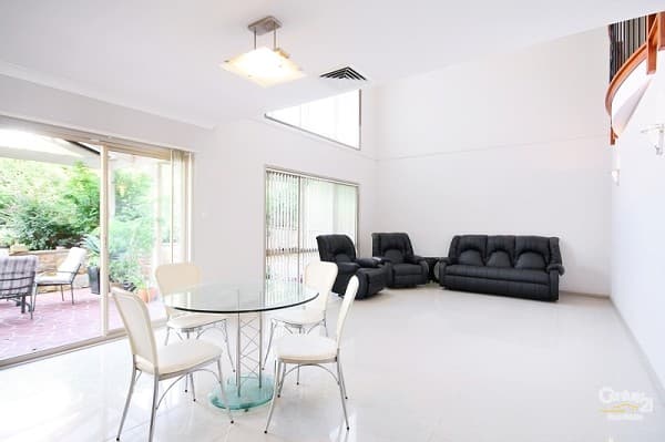 20 Woodstream Cr, Kellyville, NSW, 2155, Kellyville - Thumbnail 2