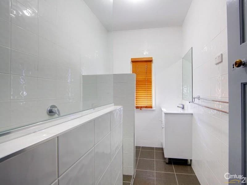 33 Edwards Street, West End, QLD, 4810, West End - Thumbnail 2