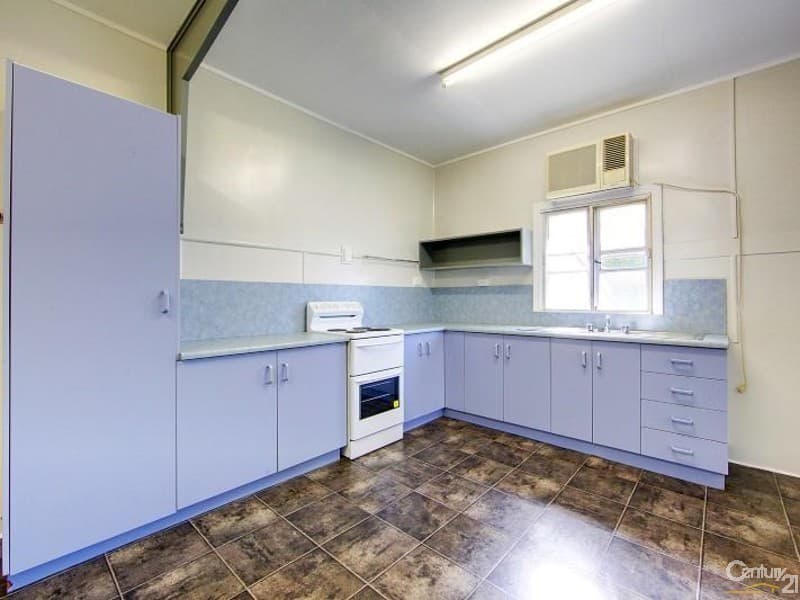 33 Edwards Street, West End, QLD, 4810, West End - Thumbnail 3