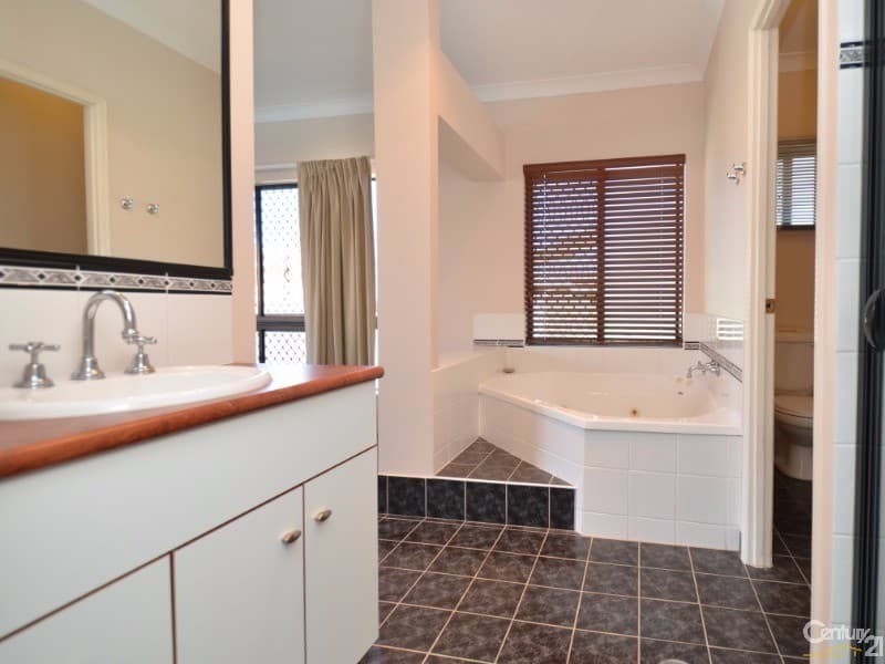 22 Monaro Circuit, Mount Louisa, QLD, 4814, Mount Louisa - Thumbnail 6