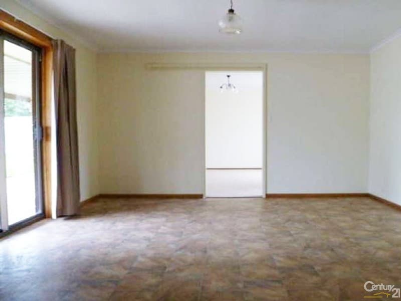 15 Tareena Street, Craigmore, SA, 5114, Craigmore - Thumbnail 3