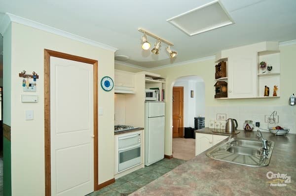 16 Stuart Drive, Craigmore, SA, 5114, Craigmore - Thumbnail 7