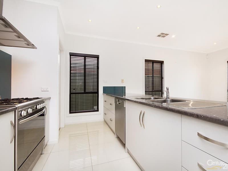 13 Broadwater Crescent, Mawson Lakes, SA, 5095, Mawson Lakes - Thumbnail 3