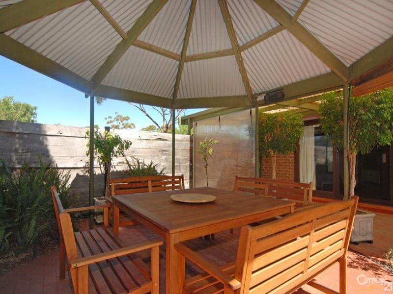 19 Malvina Parade, Gorokan, NSW, 2263, Gorokan - Thumbnail 2