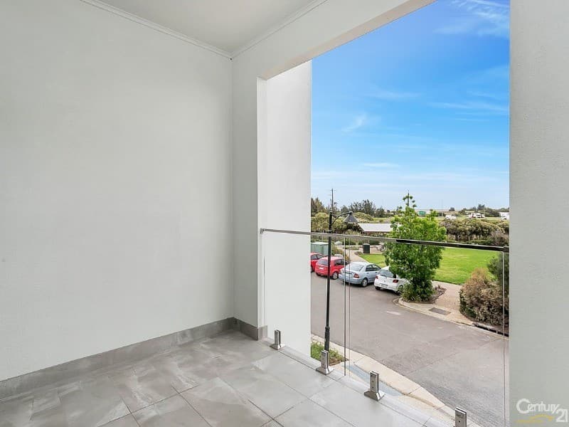 32  Broadwater Crescent, Mawson Lakes, SA, 5095, Mawson Lakes - Thumbnail 2