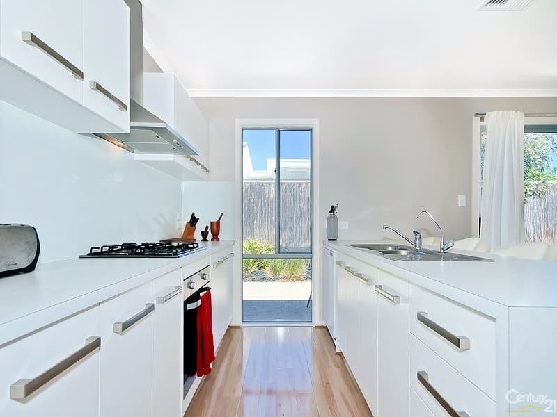 13 Shute Avenue, Berwick, VIC, 3806, Berwick - Thumbnail 2