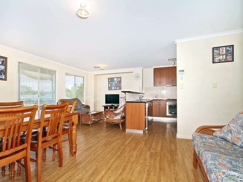 4 Thomas Street, Aldinga Beach, SA, 5173, Aldinga Beach - Thumbnail 3