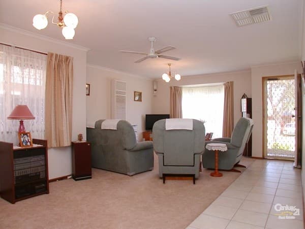 33 Whitestone Crescent, Seaford Rise, SA, 5169, Seaford Rise - Thumbnail 2