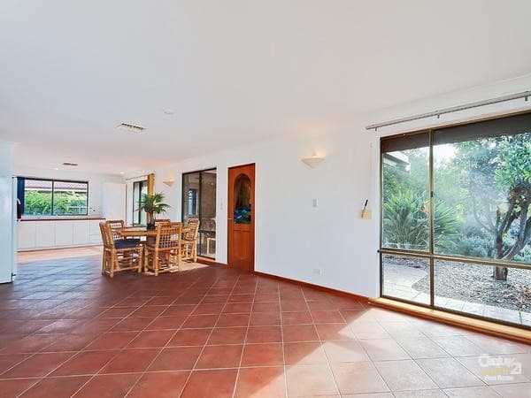 18 Helen Avenue, Aldinga Beach, SA, 5173, Aldinga Beach - Thumbnail 4