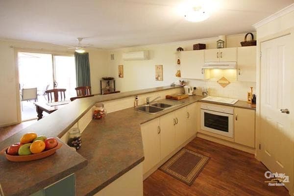 14 Bluebell Drive, Craigieburn VIC, Craigieburn - Thumbnail 2