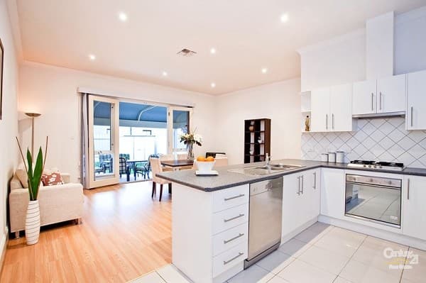 3/27 McMahon Road, Reservoir VIC, Reservoir - Thumbnail 2
