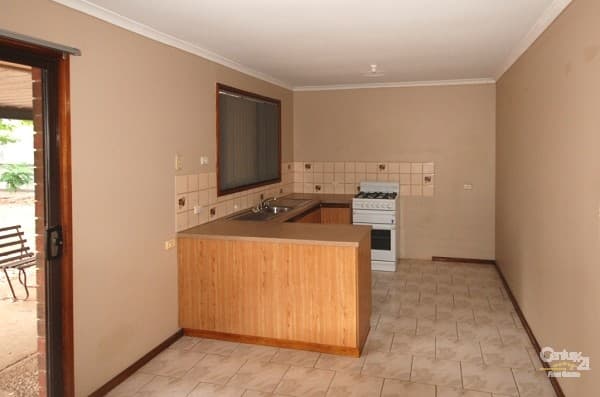 2/22 Beaton Place, Inverloch, Inverloch - Thumbnail 2